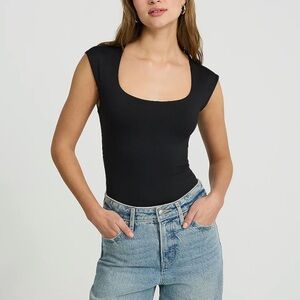 NWT Body Contour High Compression Matte Scoop Neck Cap Sleeve Bodysuit